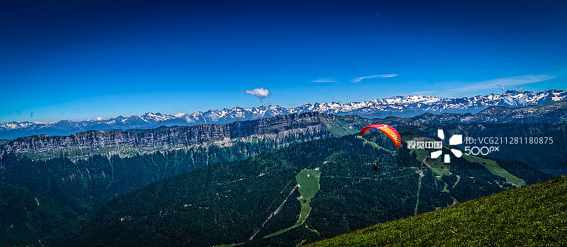 沙特勒兹山风光图片素材
