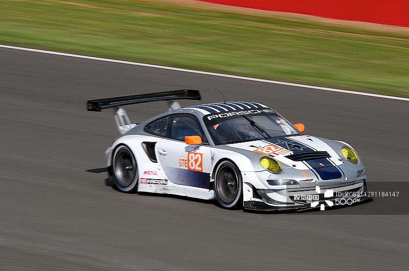 82号Crubile Sport保时捷997 GT3 RSR赛车，ELMS银石赛道2014图片素材