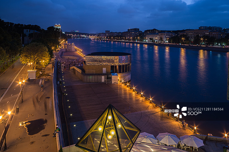 莫斯科河的普希金滨河路图片素材