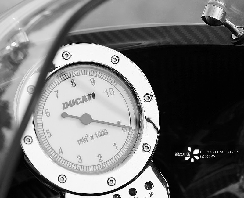 杜卡迪转速表图片素材