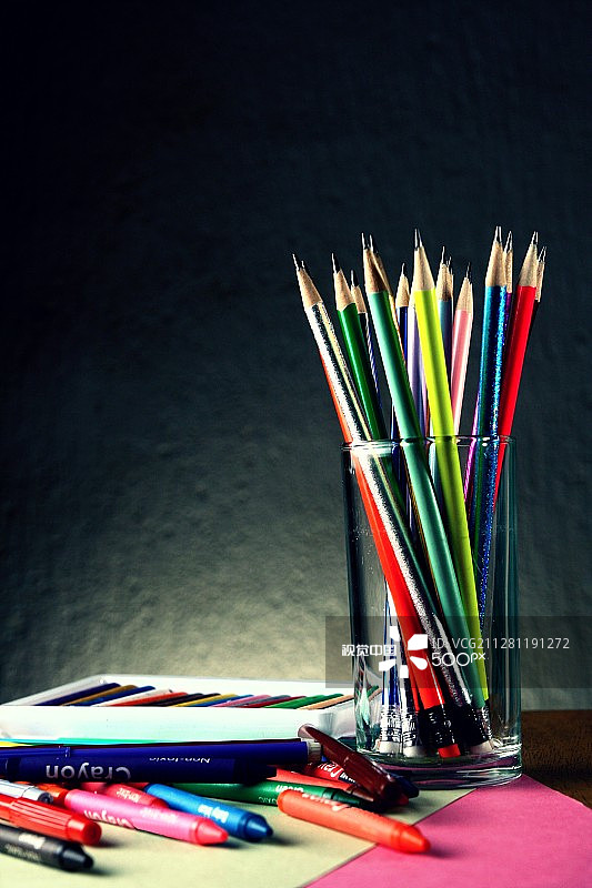 不同颜色的美术材料图片素材