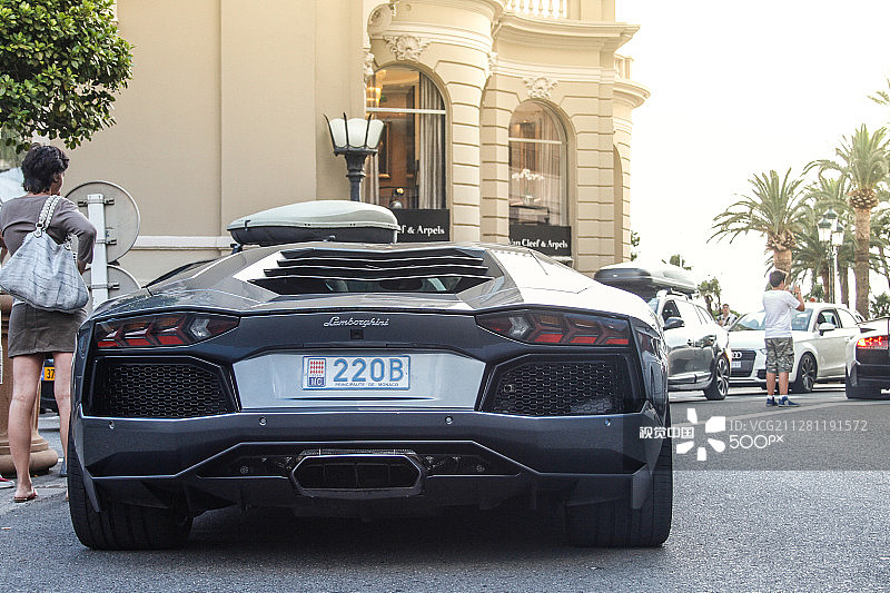 摩纳哥的兰博基尼Aventador跑车图片素材