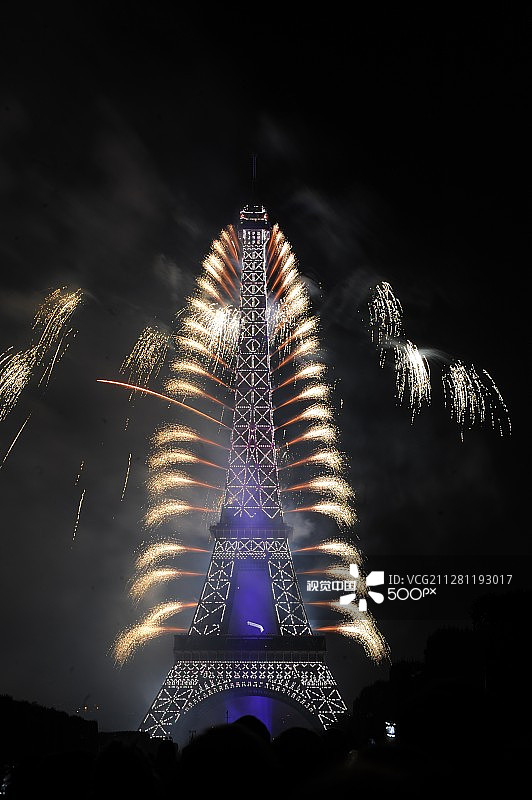 巴黎美丽的烟花图片素材