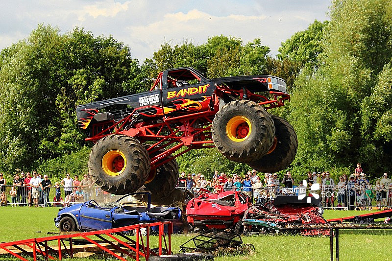 怪物卡车图片素材