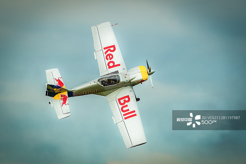 航空展上的红牛特技飞机图片素材