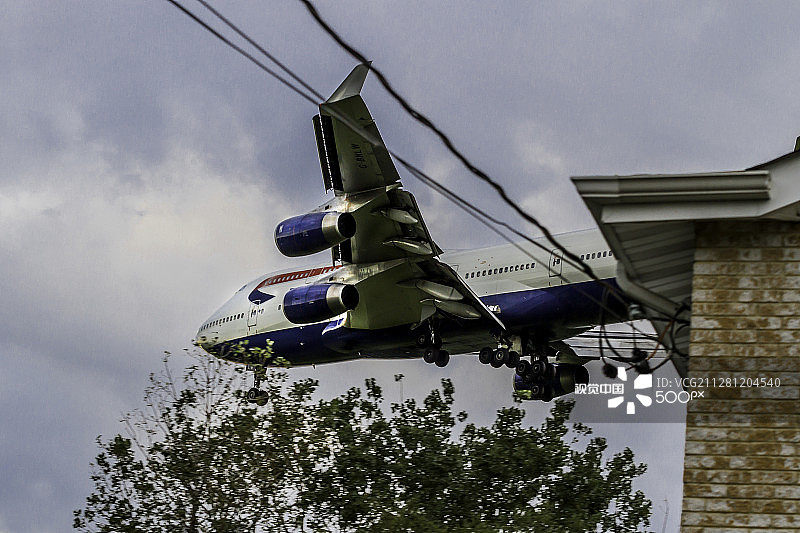 英国航空波音747飞机在肯尼迪国际机场最后进近图片素材