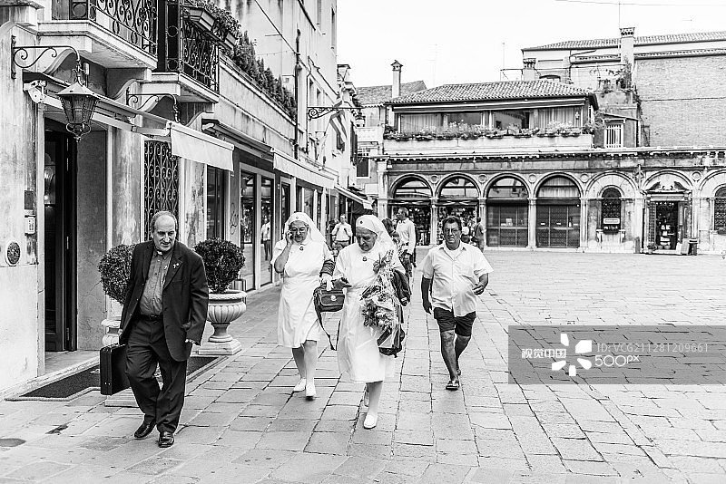 跟随牧师图片素材