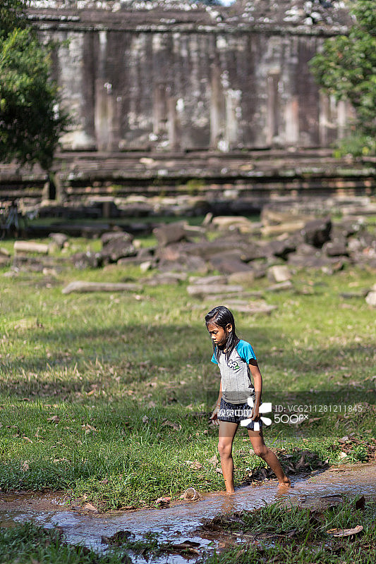 吴哥窟女孩图片素材