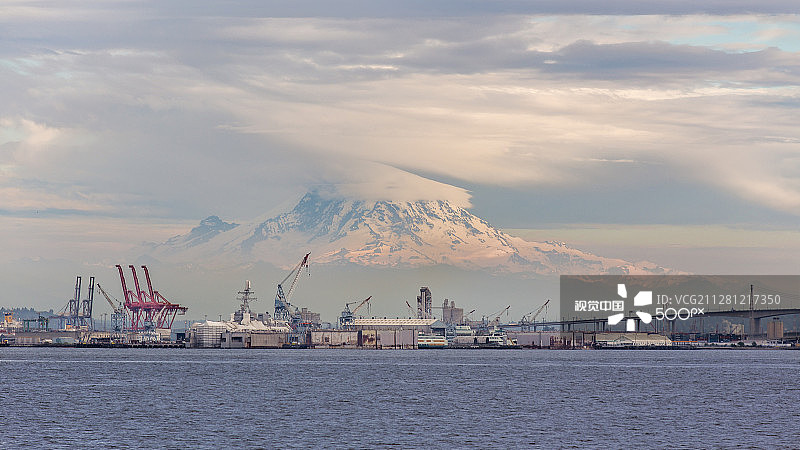 雷尼尔山图片素材