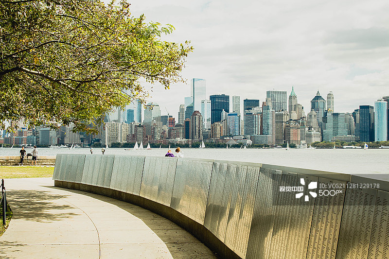 埃利斯岛眺望曼哈顿图片素材