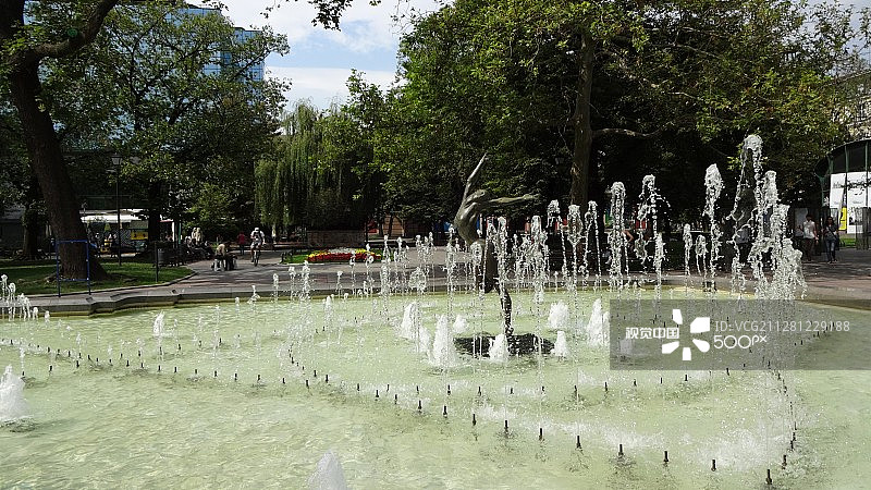 索非亚保加利亚国家剧院前的雕像图片素材