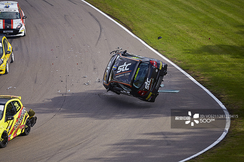 克里欧杯赛车碰撞事故图片素材