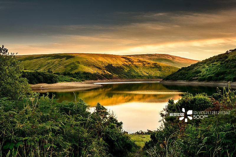 德文郡奥克汉普顿附近的梅尔登水库图片素材