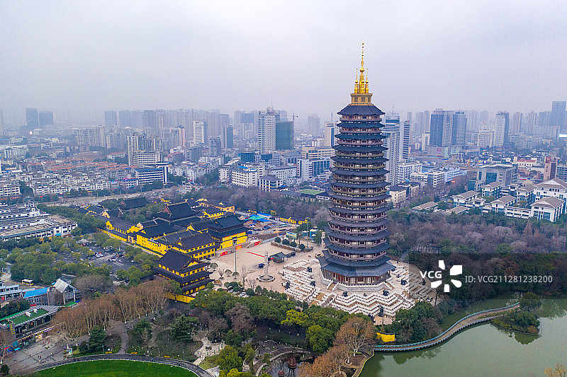 天宁禅寺和天宁宝塔+江苏省常州市天宁区天宁禅寺图片素材