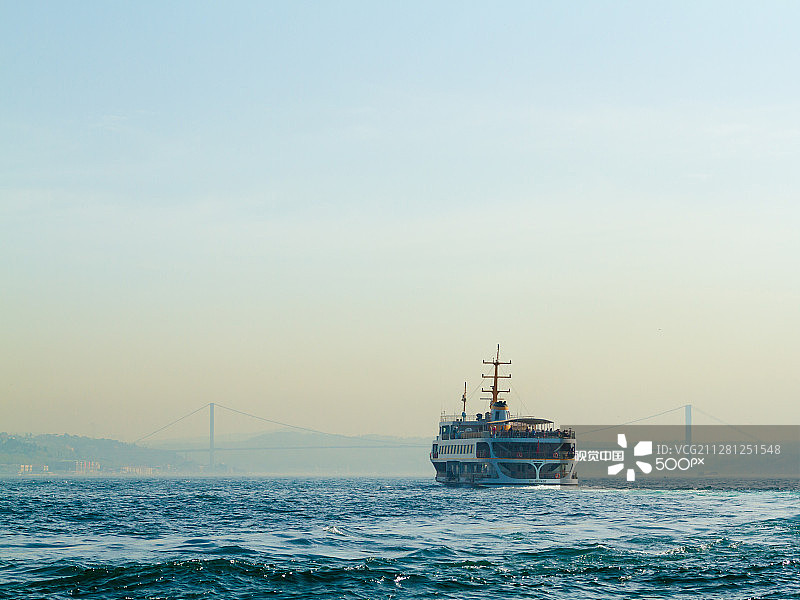 横跨博斯普鲁斯海峡图片素材