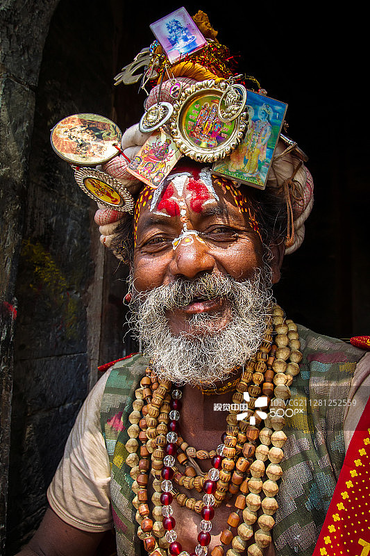尼泊尔加德满都帕斯帕提纳神庙的苦行僧图片素材