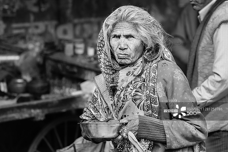 饥饿的乞丐图片素材