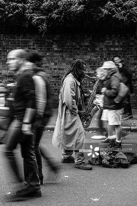 萨克斯管演奏家图片素材