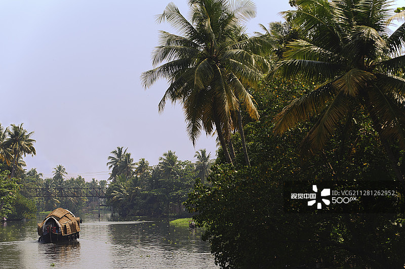 内河的船屋图片素材