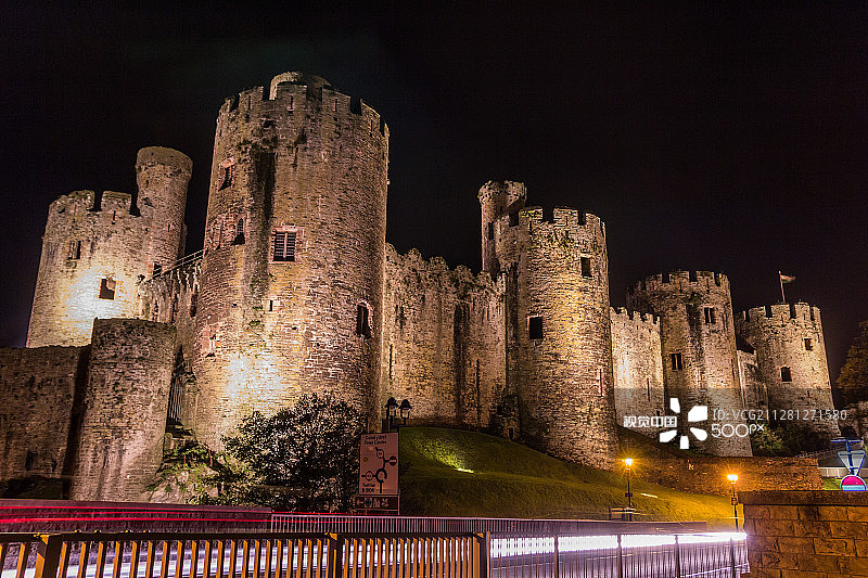 夜晚的康威城堡图片素材