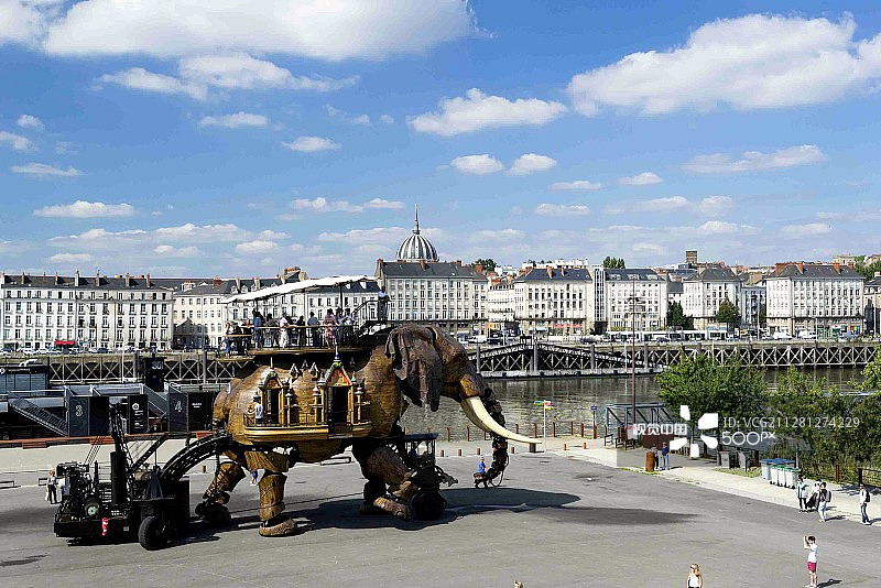 南特的大象骑行图片素材