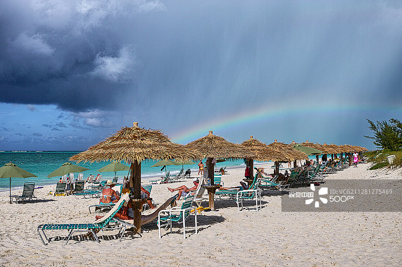 突如其来的彩虹图片素材