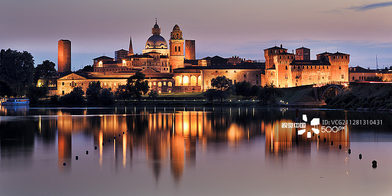 曼图亚城堡场景设置图片素材