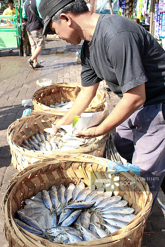 卖鱼人图片素材