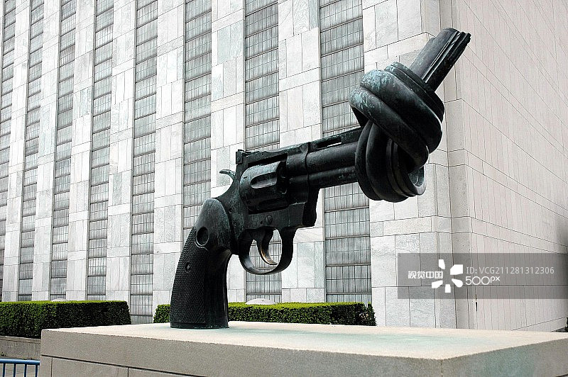 联合国非暴力雕塑图片素材