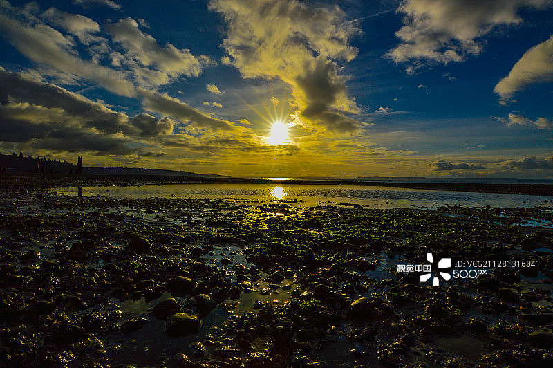 冰雹落下图片素材