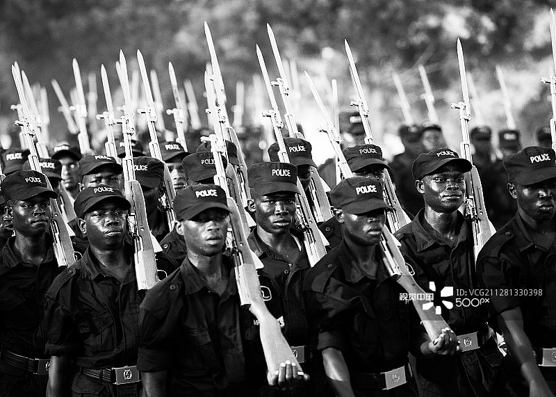乌干达警察游行图片素材
