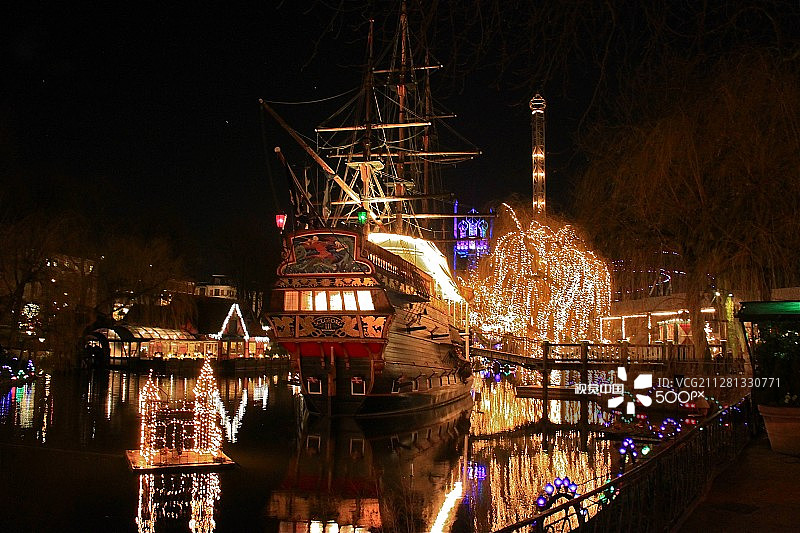 哥本哈根蒂沃利花园的乔治三世雕像图片素材