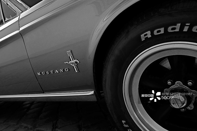 1967年福特野马汽车图片素材