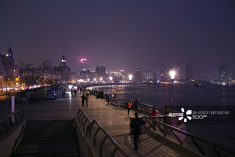 中国上海夜景外滩图片素材