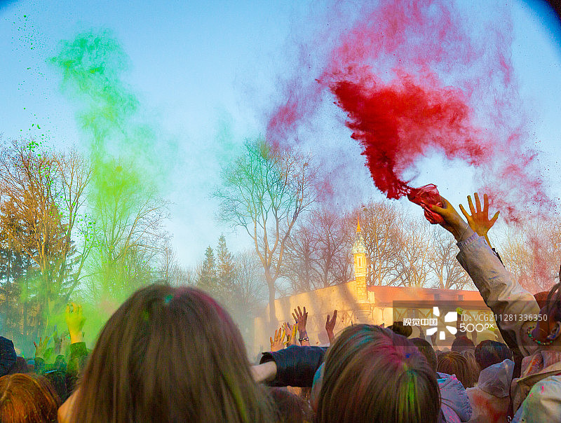 乌克兰哈尔科夫：洒红节庆祝活动图片素材
