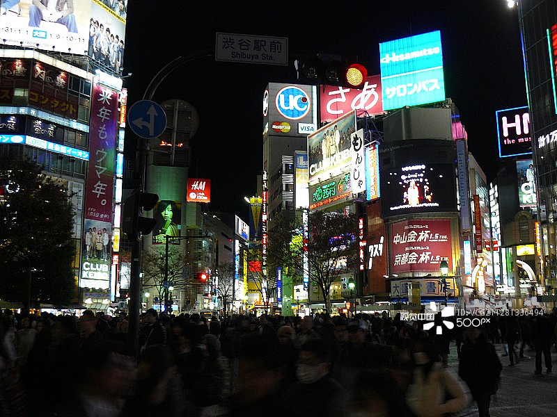 涩谷街头：拥挤的人群图片素材