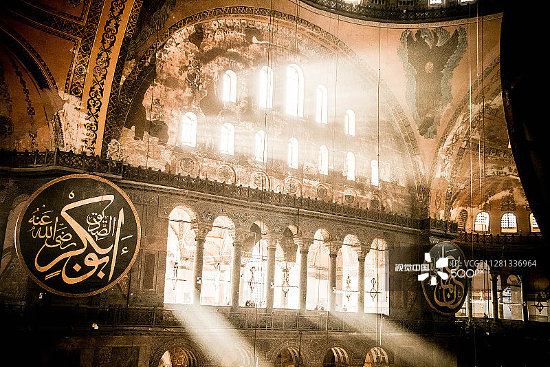 圣索菲亚大教堂的光束图片素材