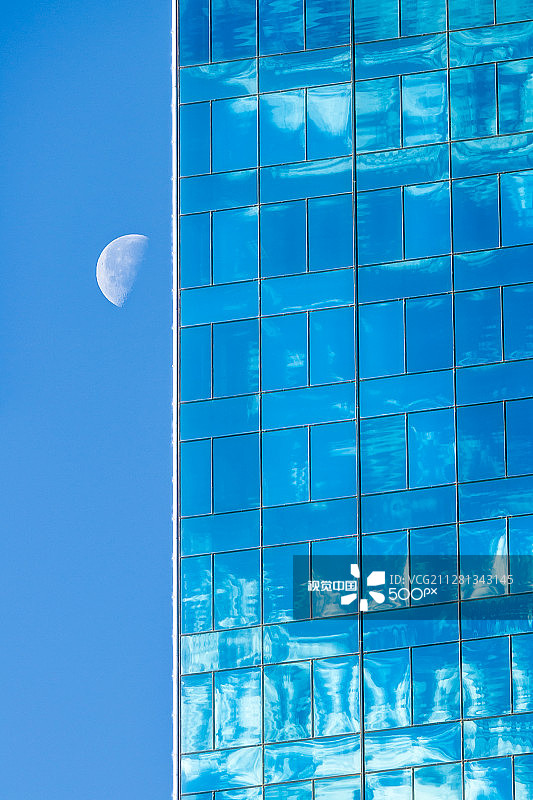 蓝色的月亮图片素材