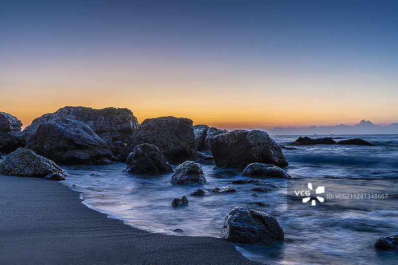 The game of hard and soft图片素材