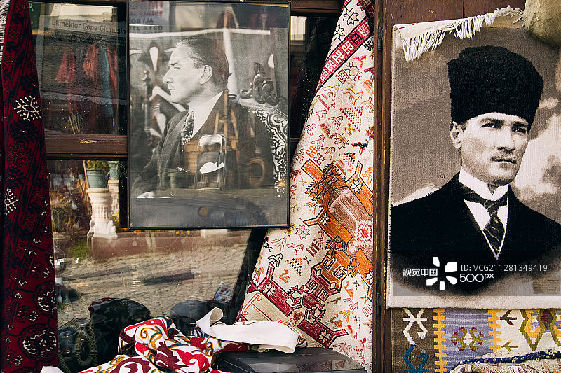 带有地毯的阿塔图尔克照片图片素材