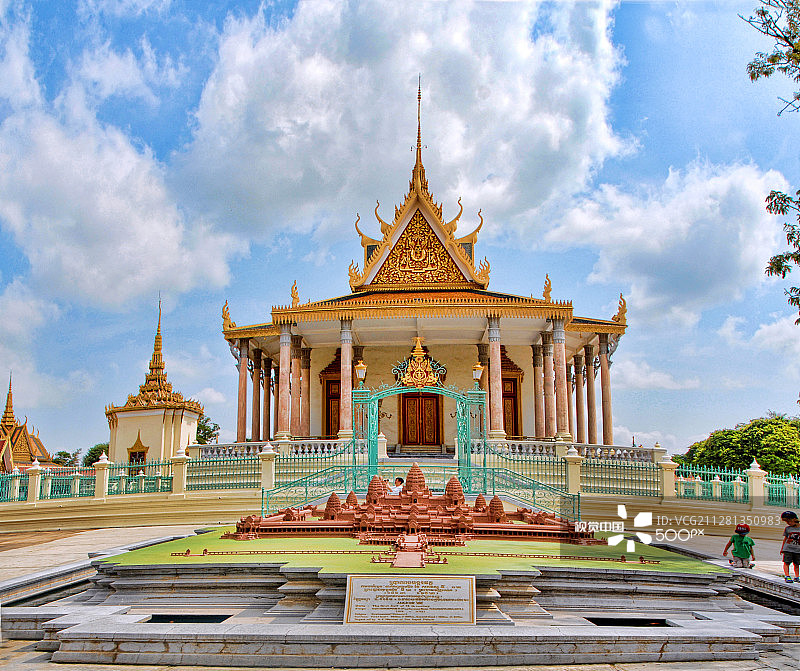 银色宝塔图片素材