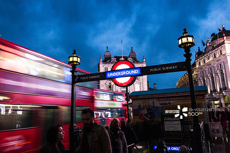 伦敦皮卡迪利圆环地铁站图片素材