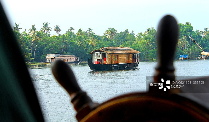 印度喀拉拉邦阿勒皮的船屋图片素材
