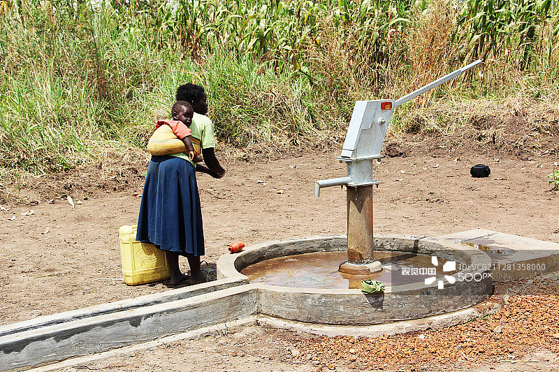 乌干达基特古姆的母亲图片素材