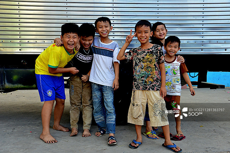 越南朱笃的欢笑儿童图片素材