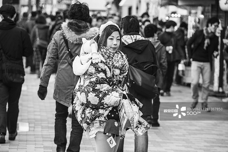 秋叶原的女孩图片素材