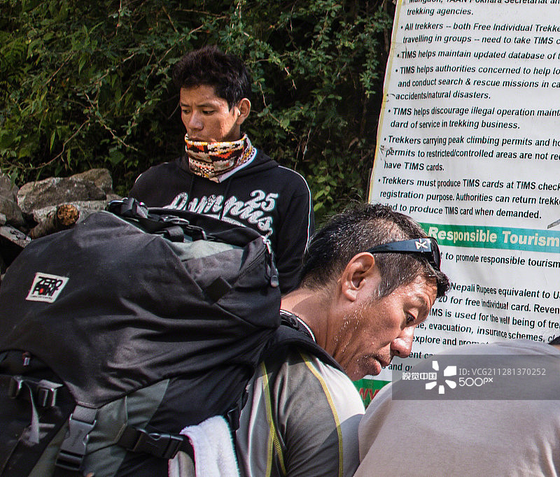 夏尔巴登山向导图片素材