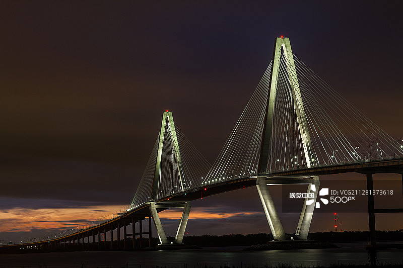 小阿瑟·拉弗内尔大桥—南卡罗来纳州查尔斯顿图片素材