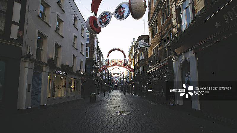 卡纳比街的鬼城图片素材