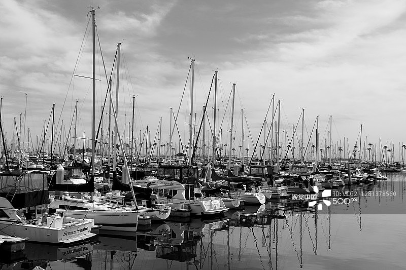 长滩港口倒影图片素材